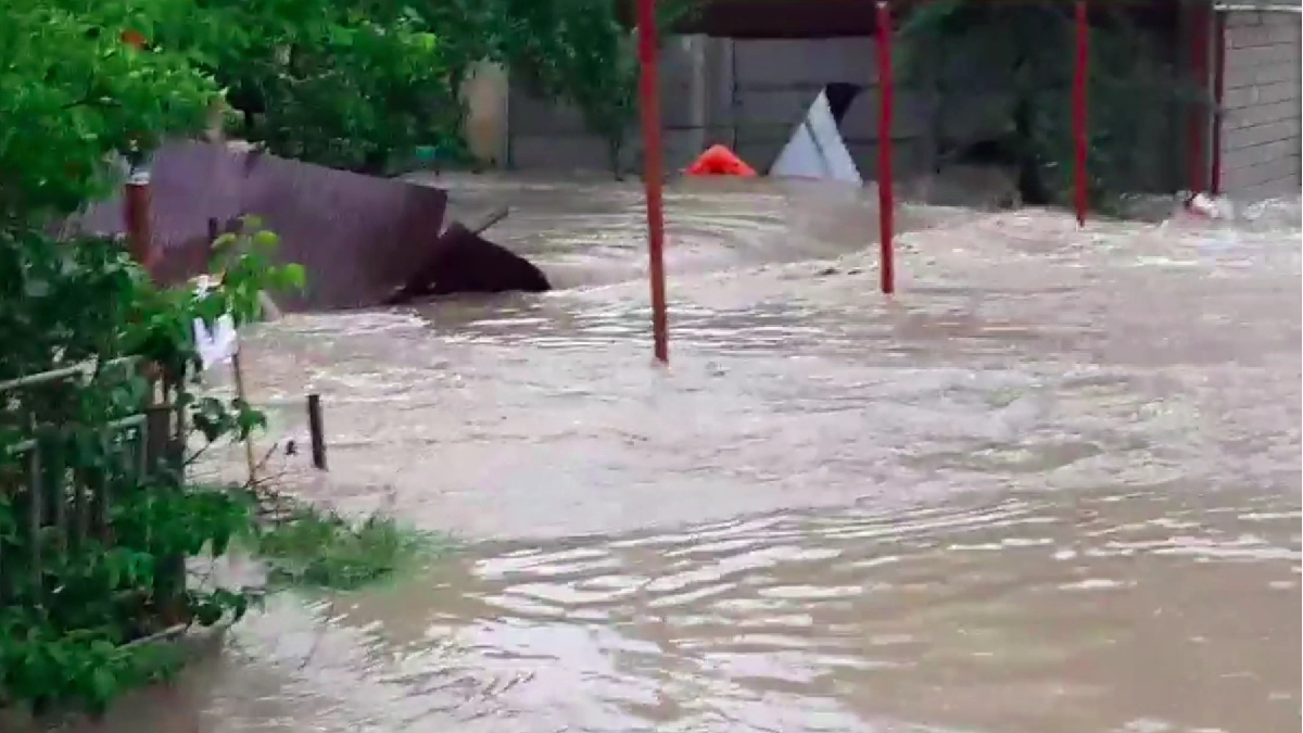 В окупованому Криму внаслідок сильної зливи підтопило 6 населених пунктів